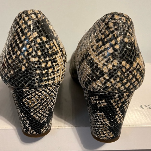 Vionic Snakeskin Patterned Wedge Heels - Picture 12 of 15